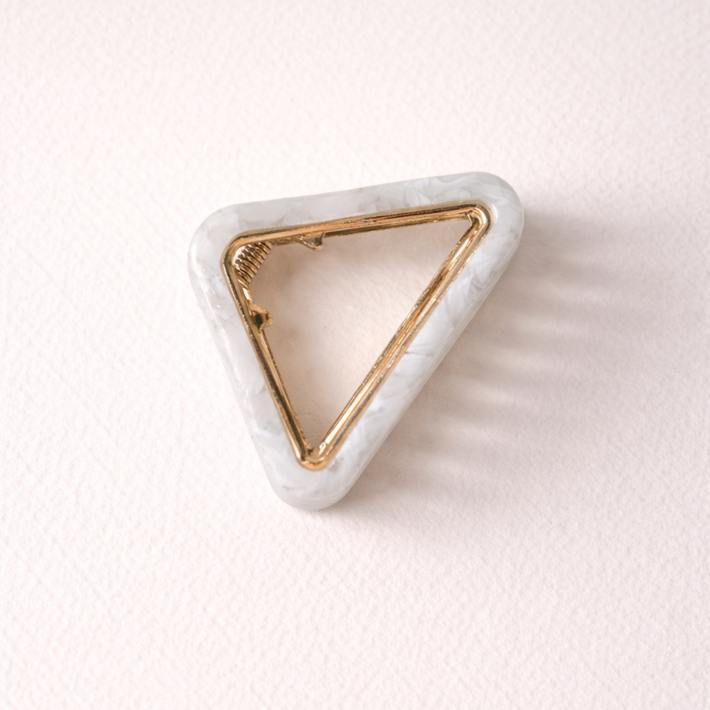 Skřipec do vlasů TONYA perleťová bílá2